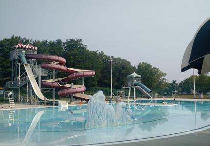 empty Tomah pool with waterslide